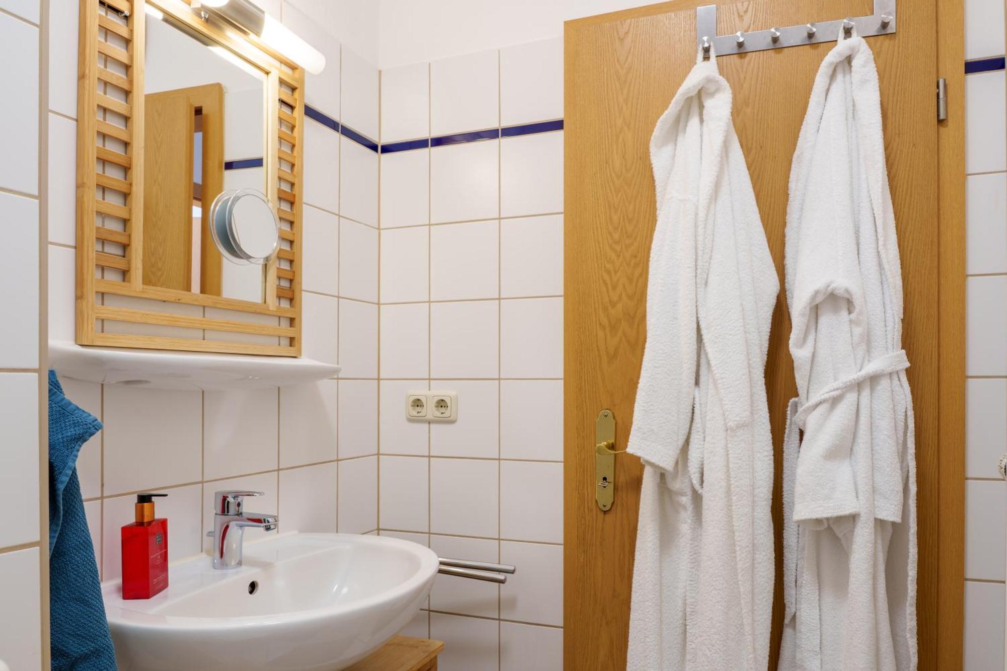 Beliebt: Zentrales & Ruhiges Innenstadtapartment Halle  Exteriör bild